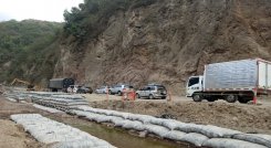 El Instituto Nacional de Vías explica las inversiones para superar la emergencia en El Tarrita.. /Foto: Cortesía