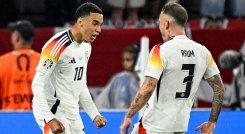 Jamal Musiala (izquierda) fue el salvador de Alemania.