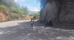 Ciclista muere al ser arrollado por un carro