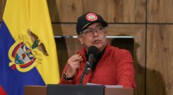 El mandatario señaló que este Gobierno "no hace lo que sí hicieron otros en el pasado" tras las denuncia de magistrados de la Corte Constitucional y congresistas que aseguran que se están realizando chuzadas.
