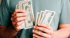 Los analistas estiman que el dólar volverá a estar por debajo de los $4.000 y que el alza de ahora es temporal./ Foto Archivo