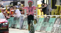 El ecuatoriano Richard Carapaz ganó su primera victoria en la 'Gran Boucle'.