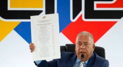 Elvis Amoroso se refirió al episodio del viernes en el que cuatro expresidentes y una exvicepresidente fueron bajados de un avión en Panamá cuando intentaban llegar a Venezuela.