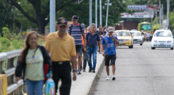 Aunque los puentes abrieron a las 8 de la mañana, hubo poca afluencia de gente.