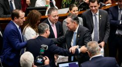 Votación y elección nueva mesa legislativa 