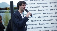 Worldcoin es un protocolo diseñado para convertirse en la red digital financiera y de identidad más grande del mundo, que permite a los usuarios controlar sus datos personales.