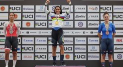 Stefany Cuadrado (centro) campeona de la prueba del Keirin.