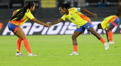 Linda Caicedo (derecha) liderará  el ataque de Colombia frente a las camerunesas.