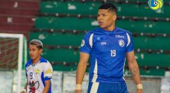 Jhon Deivi Delgado, juega con el Adutoys FC de la Paz, Bolivia.