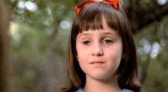 La estrella de la popular cinta Matilda comunicó por redes sociales que estará en la Comic Con