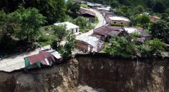 Los habitantes piden que se construya un muro para evitar que sigan los deslizamientos. / Foto: La Opinión
