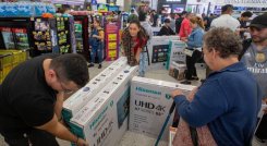 El Black Friday llega a Colombia este 29 de noviembre, marcando el inicio de la temporada navideña y ofreciendo grandes descuentos.