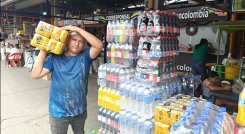 Los vendedores en La Nueva Sexta esperan un aumento de mínimo 40% en las ventas de cerveza./ Foto Leonardo Favio Oliveros-La Opinión