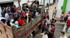 Las personas huyen cómo pueden de los diferentes territorios del  Catatumbo.