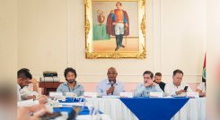 El canciller Luis Gilberto Murillo y el ministro del Interior, Juan Fernando Cristo, con los gremios. / Foto Cortesía Cancillería