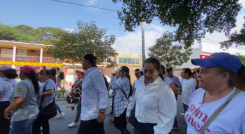 Docentes marchando