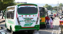 Los conductores también cuestionan la falta de cultura vial de los usuarios.