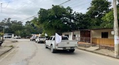 Una caravana humanitaria llega al corazón del Catatumbo donde exigen el cese al fuego para el retorno de los desplazados. Fotos Carlos Ramírez/La Opinión