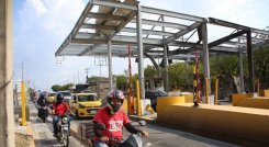 Con el paso de los días el peaje ha vuelto a operar paulatinamente. / Foto: Carlos Ramírez / La Opinión. 