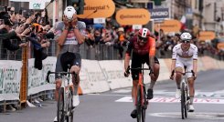 Mathieu Vander Poel (Alpecin) se impuso en el embalaje.
