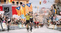 El británico Mattheu Brennan (Visma) de 19 años fue el  ganador de la primera fracción.