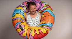 El paseo llega a las salas de teatro