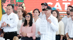 Histórico momento de la firma del Pacto Catatumbo.