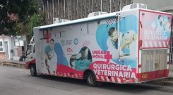Unidad móvil quirúrgica veterinaria