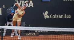 Camila Osorio cumplió en su estreno y avanzó a la segunda ronda del WTA 250 de Bogotá 