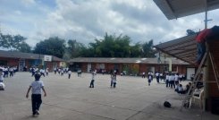 La comunidad educativa de la Escuela Argelino Durán Quintero exige medidas urgentes para brindar seguridad.