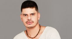 el actor pereirano interpreta a ‘Tocayo’, un antagonista tan neurótico como entrañable, que se roba las escenas a punta de intensidad emocional.