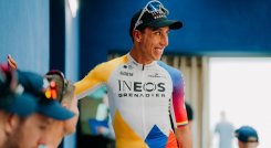 Egan Bernal lucirá la camiseta de campeón nacional de ruta de Colombia en el Giro.