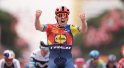 Mads Pedersen ganó la primera etapa del Giro de Italia 2025