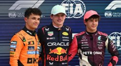 Lando Norris, Max Verstappen (centro), y Kimi Antonelli.
