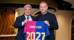 Hansi Flick, renovó con el Barcelona por dos años más.