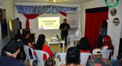 Las escuelas de formación artísticas llegan a los barrios de la ciudad para descubrir talentos.