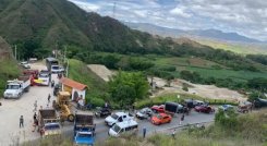 El gremio transportador reclama al Gobierno nacional el pago de la deuda por el arreglo de las vías.