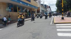 El dolor de cabeza para las autoridades es el control de los motociclistas.