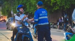 os agentes de tránsito se quedan cortos ante la indisciplina de los motociclistas en Ocaña.