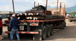 Acero importado de Venezuela a Colombia. / Foto Carlos Ramírez-La Opinión