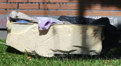 encontraron un muerto dentro de una nevera abandonada