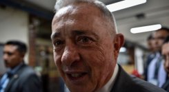 ÁLVARO URIBE. 