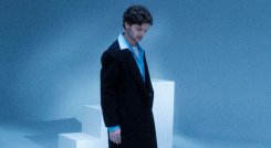 Gregorio estrena ‘4 Paredes’ y se consolida como voz de autenticidad en el pop latino.