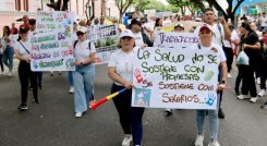 Protesta a la salud por falta de pagos