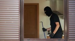 LADRONES