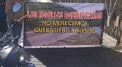 Damnificados de la vereda El Tarrita bloquean la carretera Ocaña-Cúcuta debido al incumplimientos de los acuerdos.