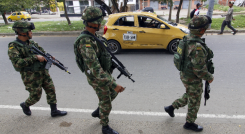 Ejército patrulla las calles de Villa del Rosario. 