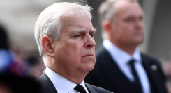 El príncipe Andrés renuncia 