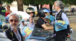 Juan Daniel Oviedo recolectó firmas en Cúcuta. / Foto Carlos Ramírez-La Opinión