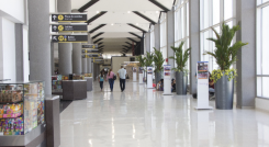 Sala de espera en el Aeropuerto Camilo Daza. 